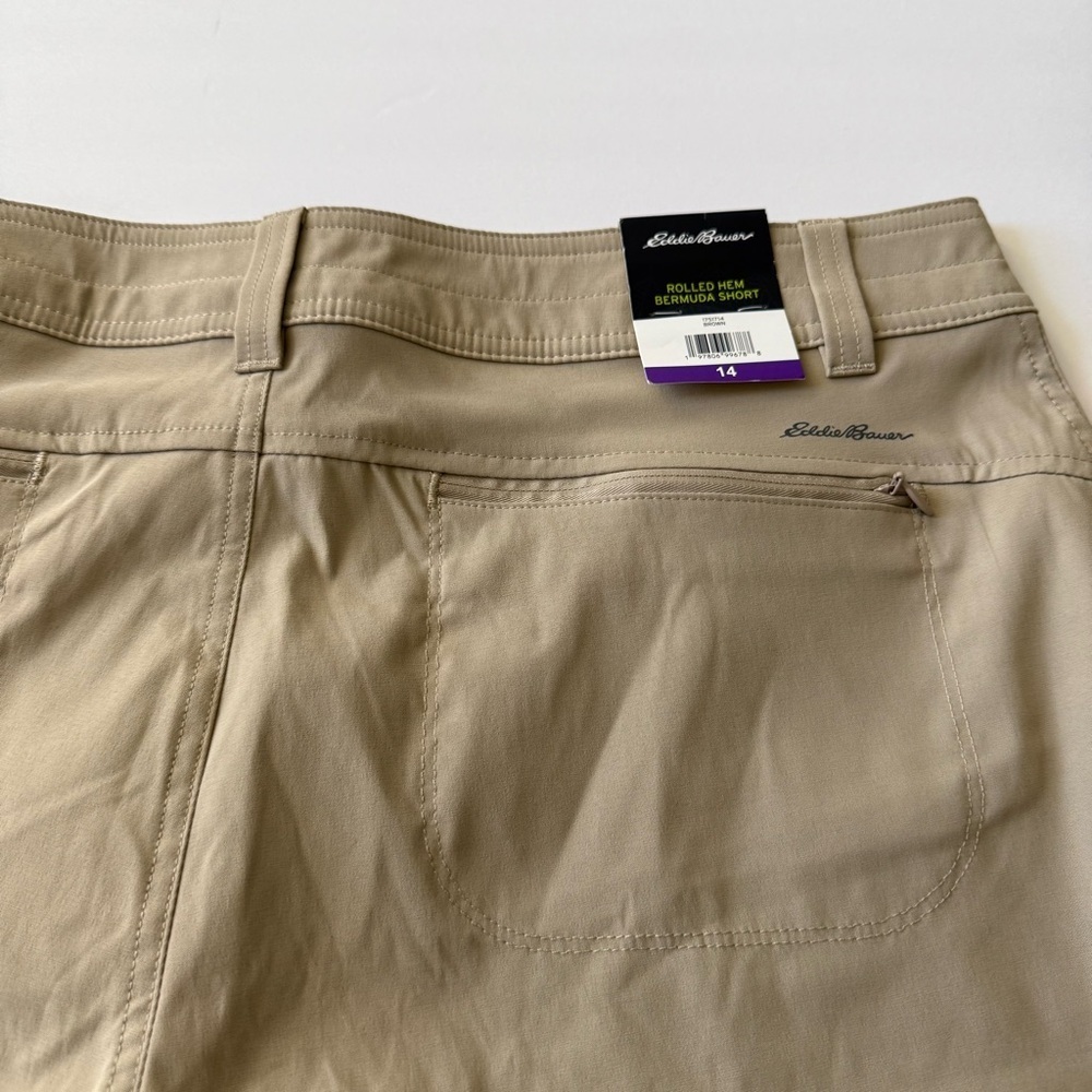 Eddie Bauer Khaki Rolled Hem Bermuda Shorts Size 14 Outdoor Travel Casual - Picture 8 of 9